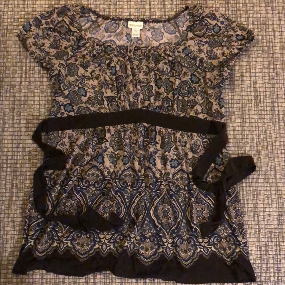 Maternity 4 Top Bundle 💗 - Picture 3 of 4